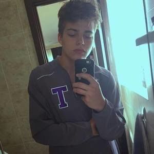 Meet your Posher, Max